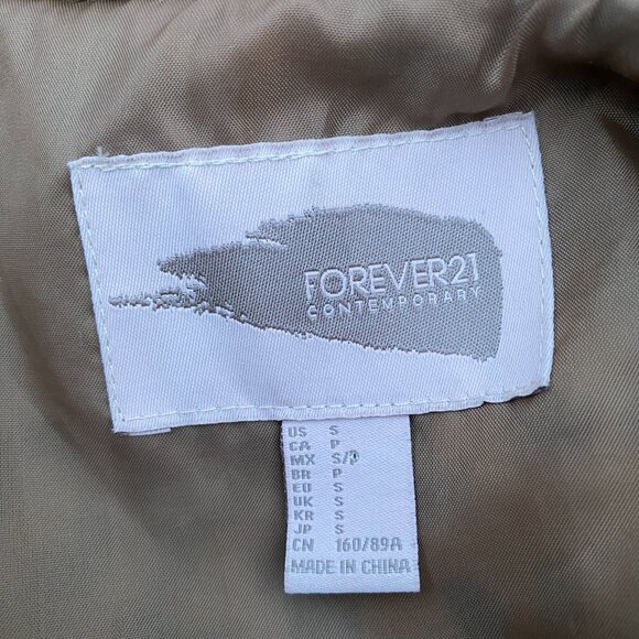 Forever 21 Contemporary Faux Fur Leopard Print Vest Size S - Picture 8 of 8